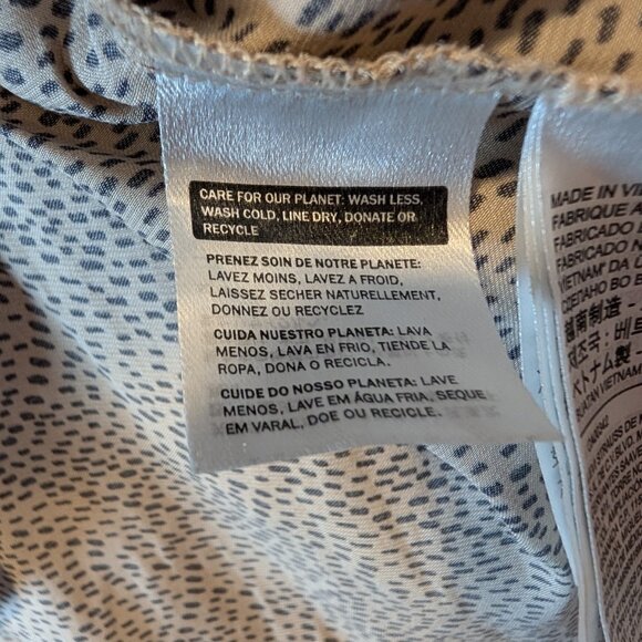 Levi's The Drapey Blouse Women's XL Button down shirt Beige Black top flowy fit - Picture 7 of 8